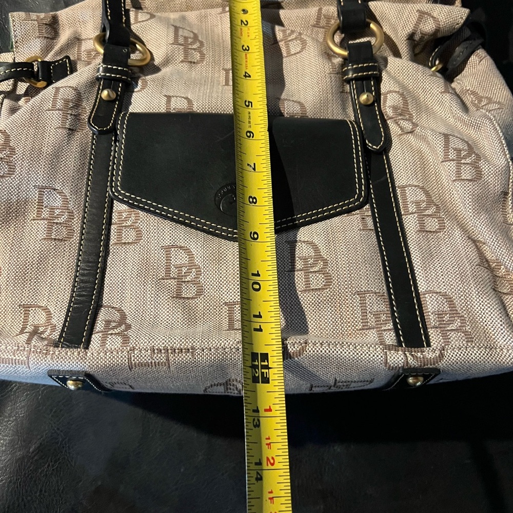 Dooney & Burke Large Grommet Sac - Picture 9 of 10